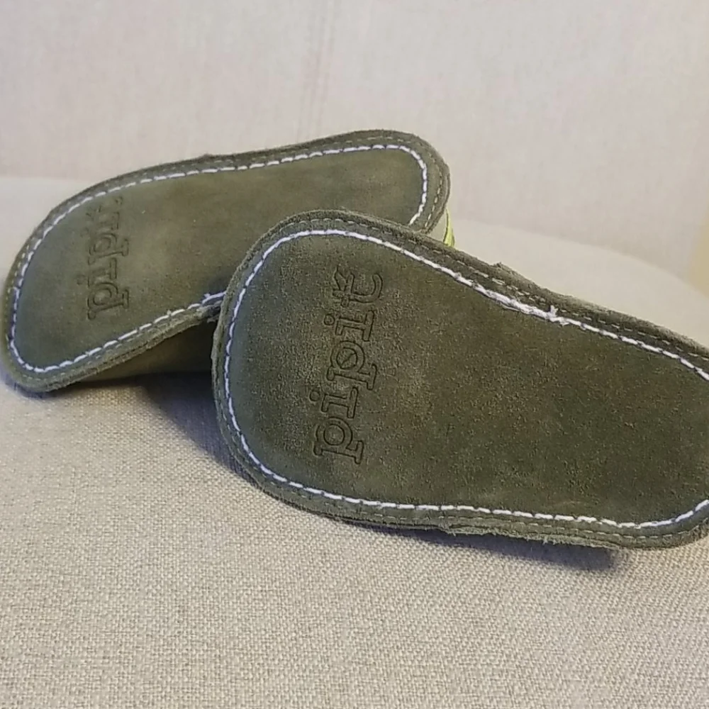 Pipit Stripe Suede Toddler Shoes in Olive/Tan